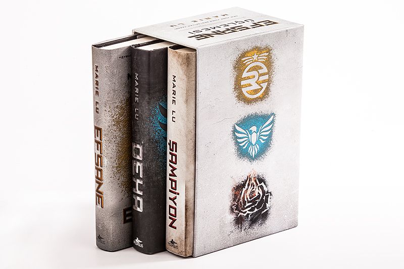 Efsane Serisi Seti (3 Kitap) kitap kapağı