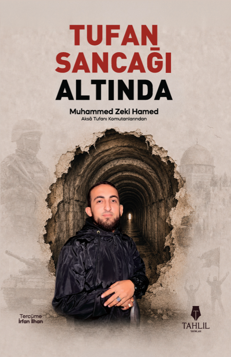 Tufan Sancağı Altında kitap kapağı